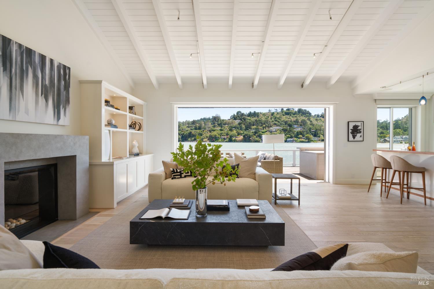 Detail Gallery Image 2 of 40 For 79 Trinidad Dr, Tiburon,  CA 94920 - 5 Beds | 4/1 Baths