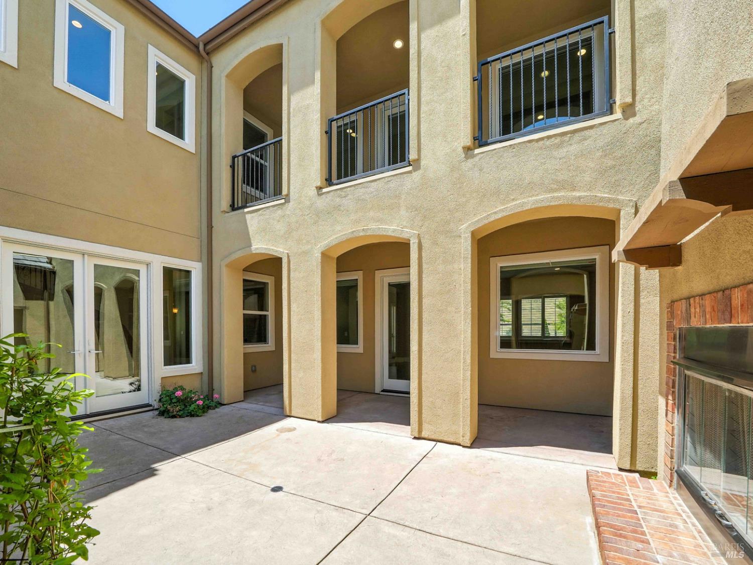 Detail Gallery Image 34 of 37 For 715 Bridle Ridge Dr, Fairfield,  CA 94534 - 5 Beds | 5/1 Baths
