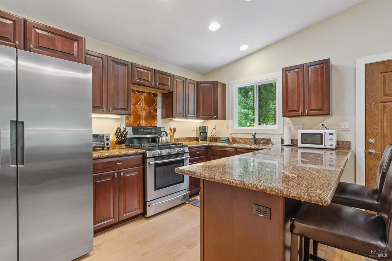 Detail Gallery Image 8 of 22 For 1011 Center St, Villa Grande,  CA 95486 - 2 Beds | 2 Baths
