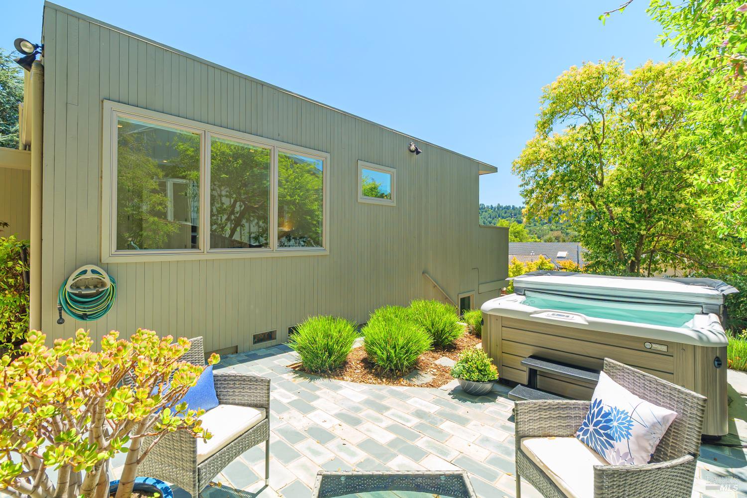 Detail Gallery Image 25 of 27 For 15 Stetson Ave, Kentfield,  CA 94904 - 3 Beds | 2 Baths