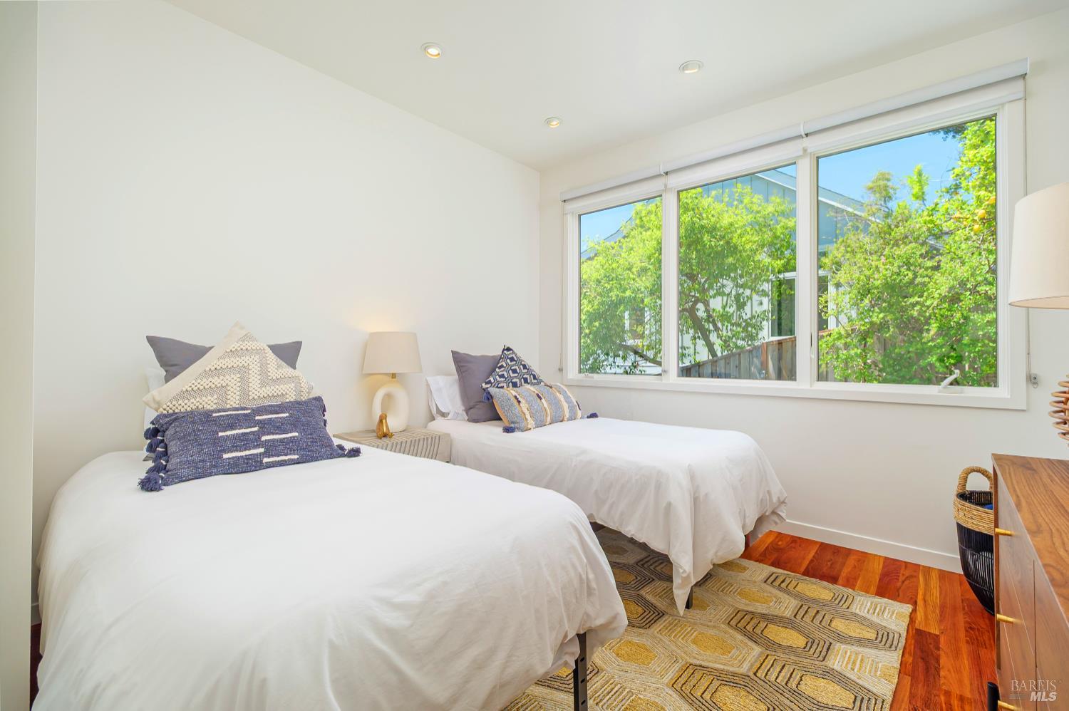 Detail Gallery Image 22 of 27 For 15 Stetson Ave, Kentfield,  CA 94904 - 3 Beds | 2 Baths
