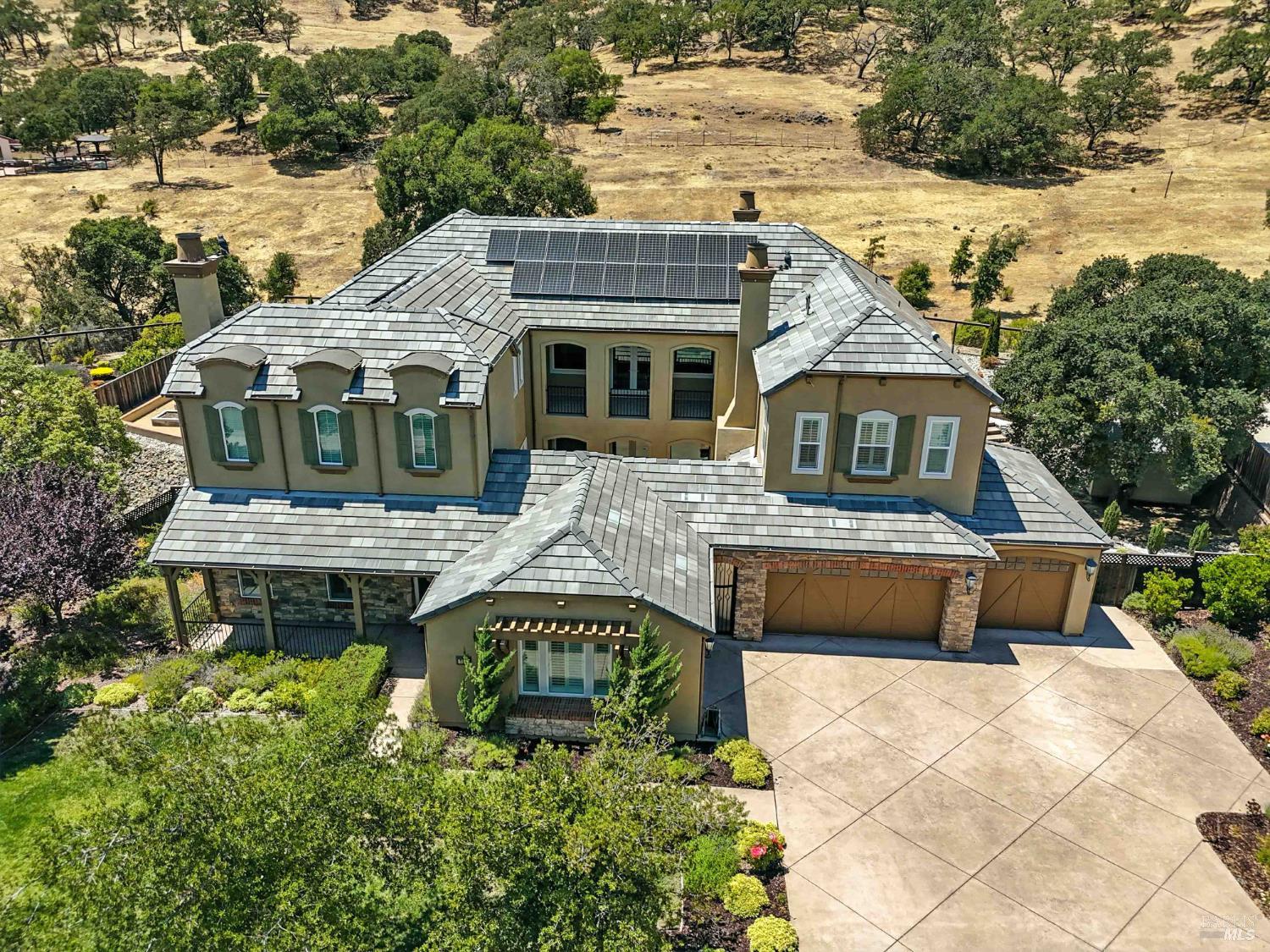 Detail Gallery Image 32 of 37 For 715 Bridle Ridge Dr, Fairfield,  CA 94534 - 5 Beds | 5/1 Baths