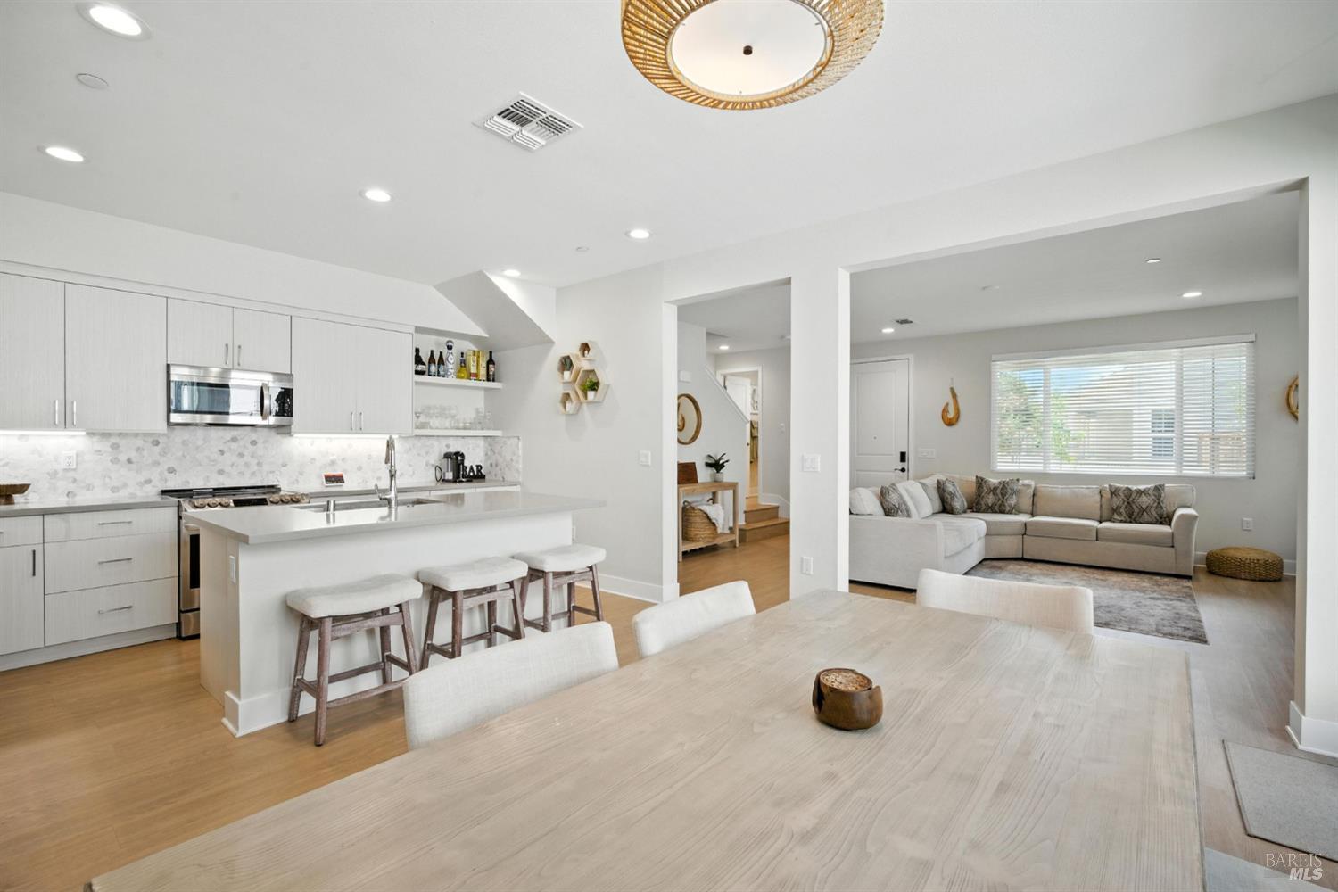 Detail Gallery Image 10 of 35 For 2931 Liscum St, Santa Rosa,  CA 95407 - 3 Beds | 2/1 Baths