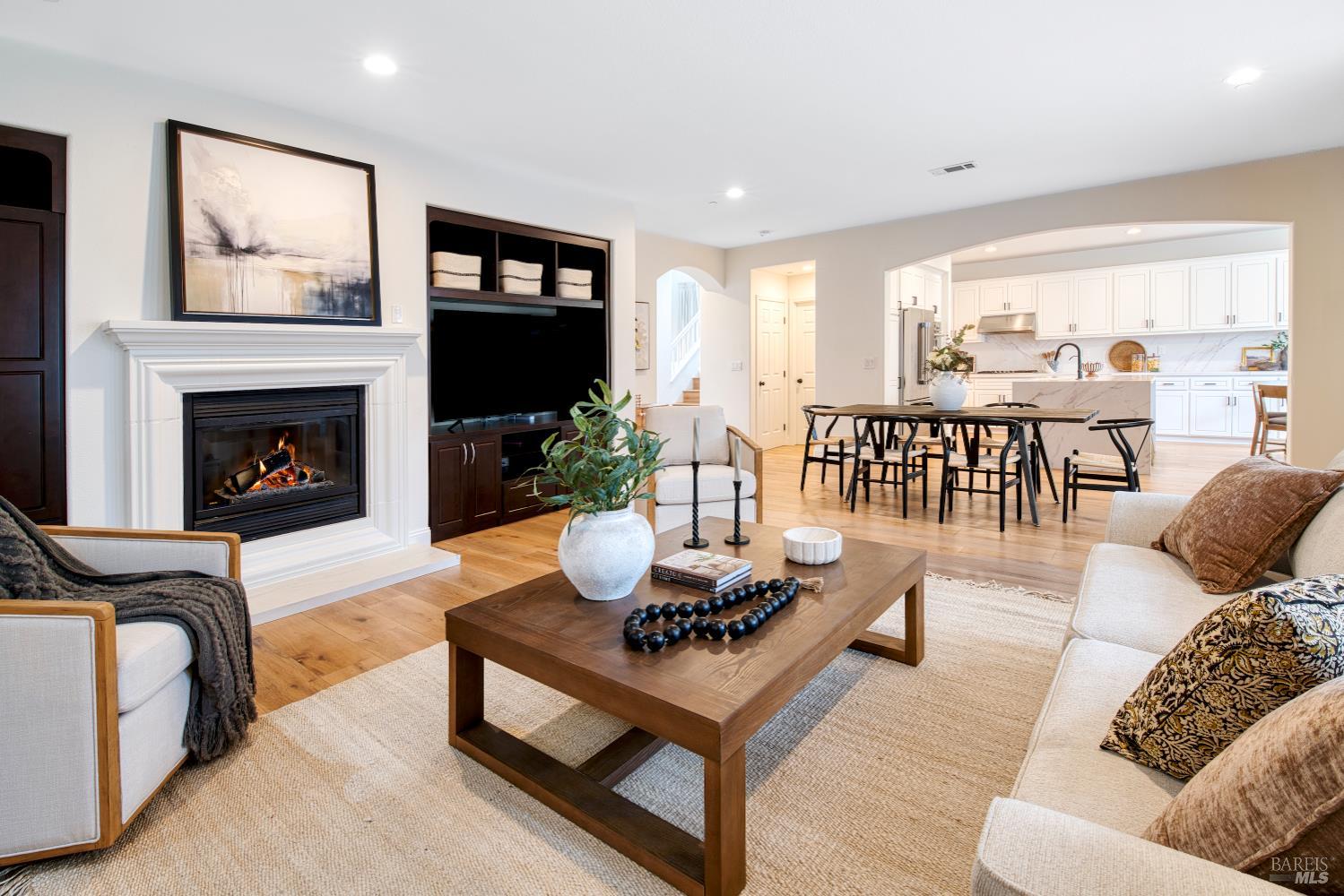 Detail Gallery Image 9 of 35 For 19 Sunny Cove Dr, Novato,  CA 94949 - 4 Beds | 2/1 Baths