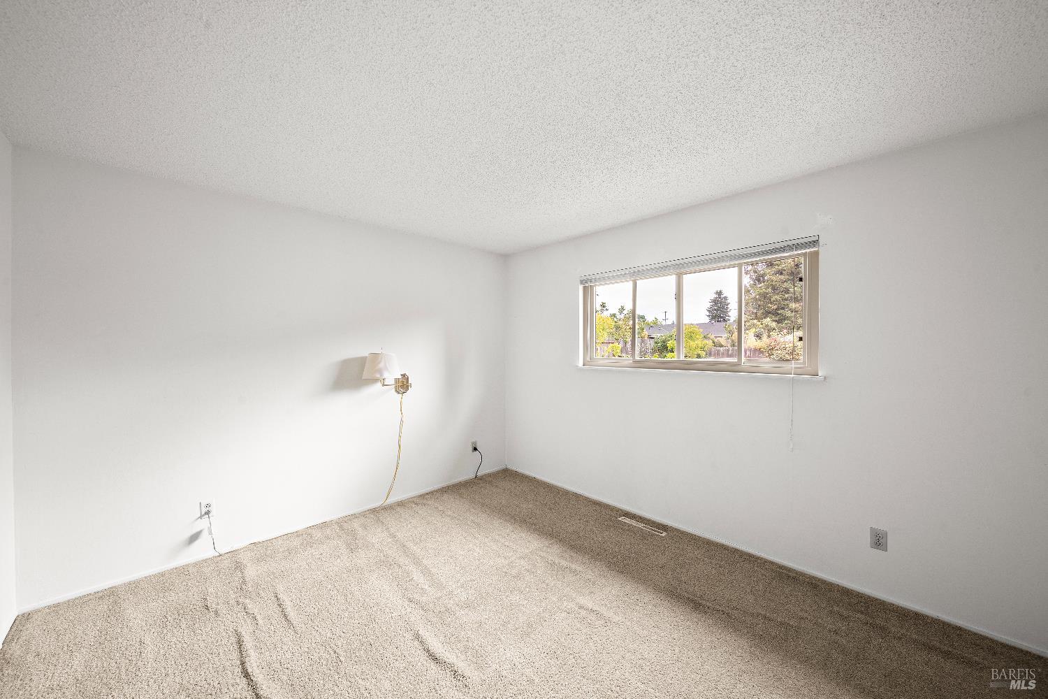 Detail Gallery Image 20 of 35 For 717 Willrush St, Santa Rosa,  CA 95401 - 3 Beds | 2 Baths