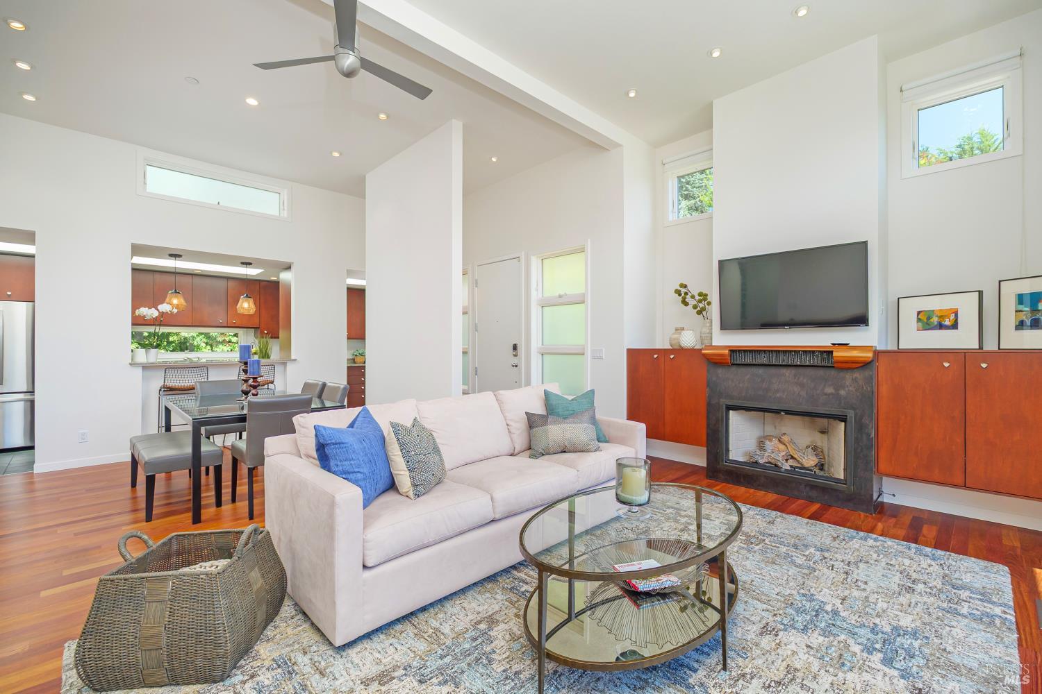 Detail Gallery Image 9 of 27 For 15 Stetson Ave, Kentfield,  CA 94904 - 3 Beds | 2 Baths