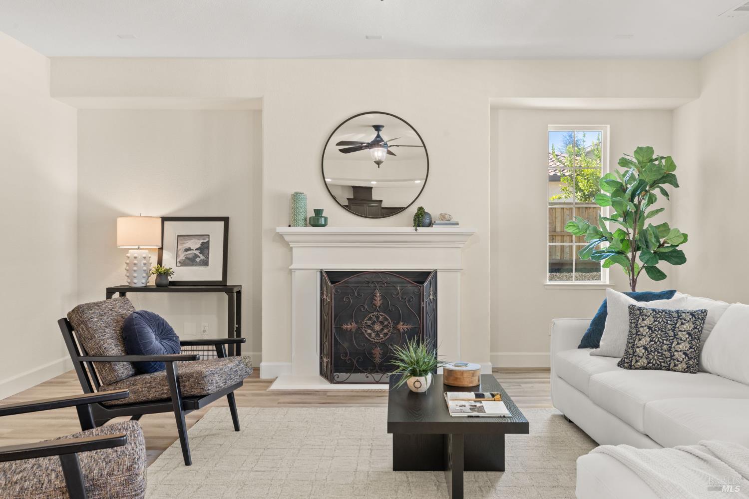 Detail Gallery Image 23 of 88 For 685 Elderberry Loop, Vacaville,  CA 95688 - 5 Beds | 4/1 Baths
