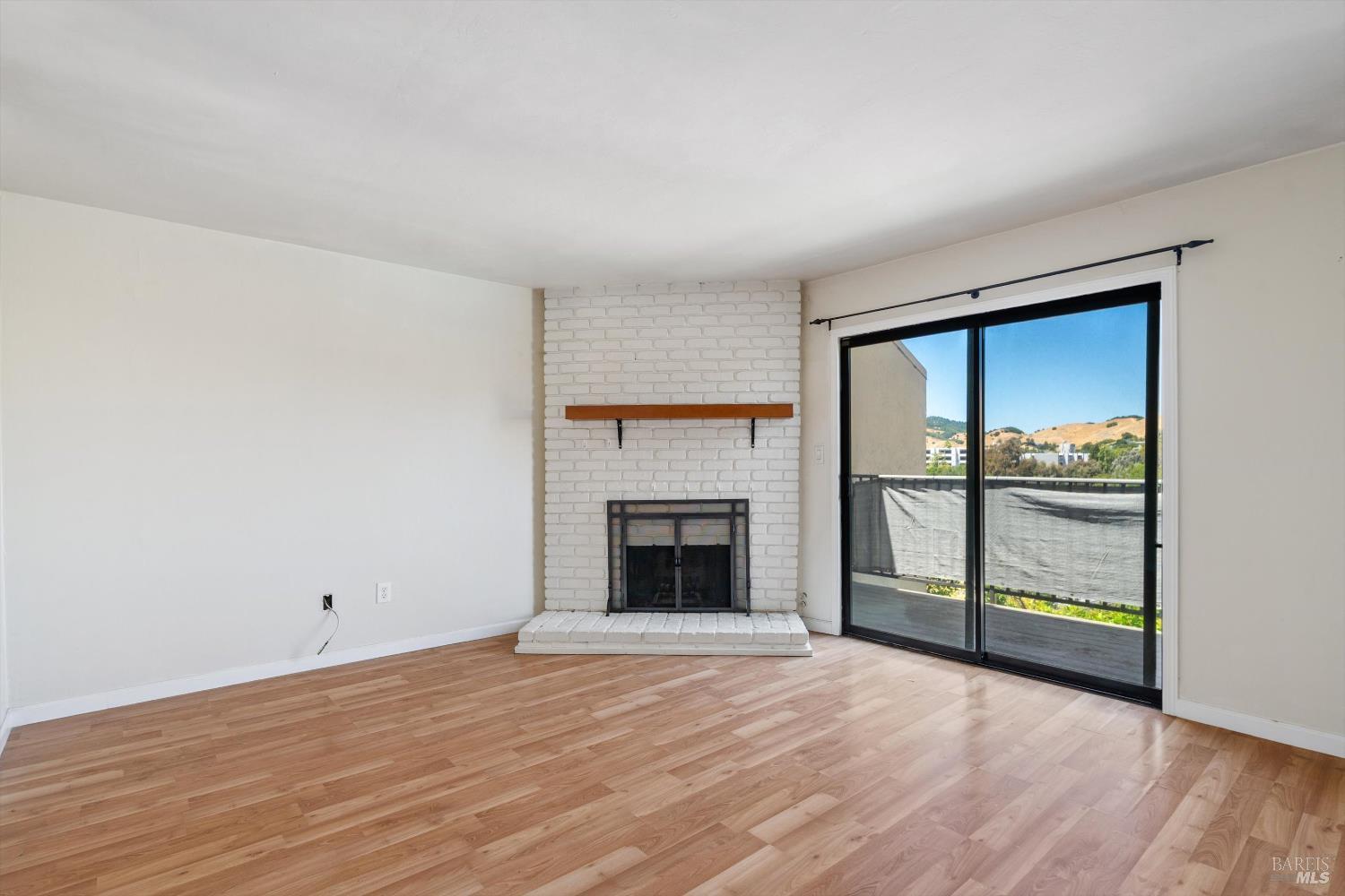 Detail Gallery Image 12 of 23 For 100 Marin Center Dr #70,  San Rafael,  CA 94903 - 2 Beds | 1/1 Baths