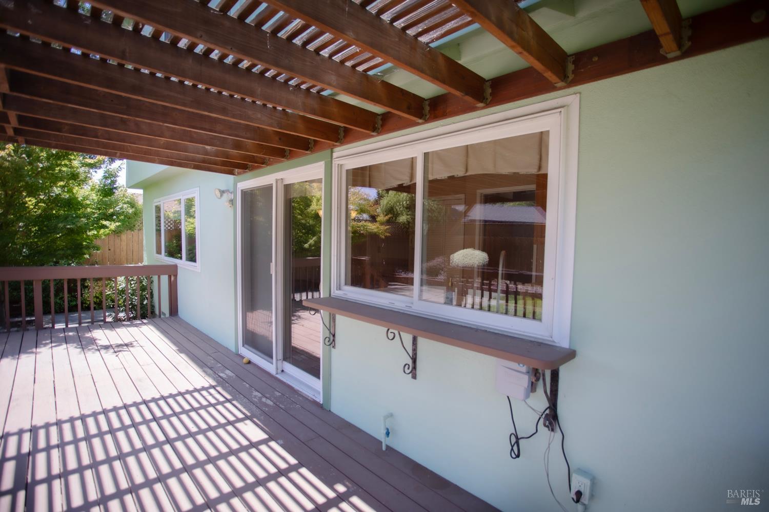 Detail Gallery Image 30 of 39 For 1688 Kearny Ct, Petaluma,  CA 94954 - 5 Beds | 2/1 Baths