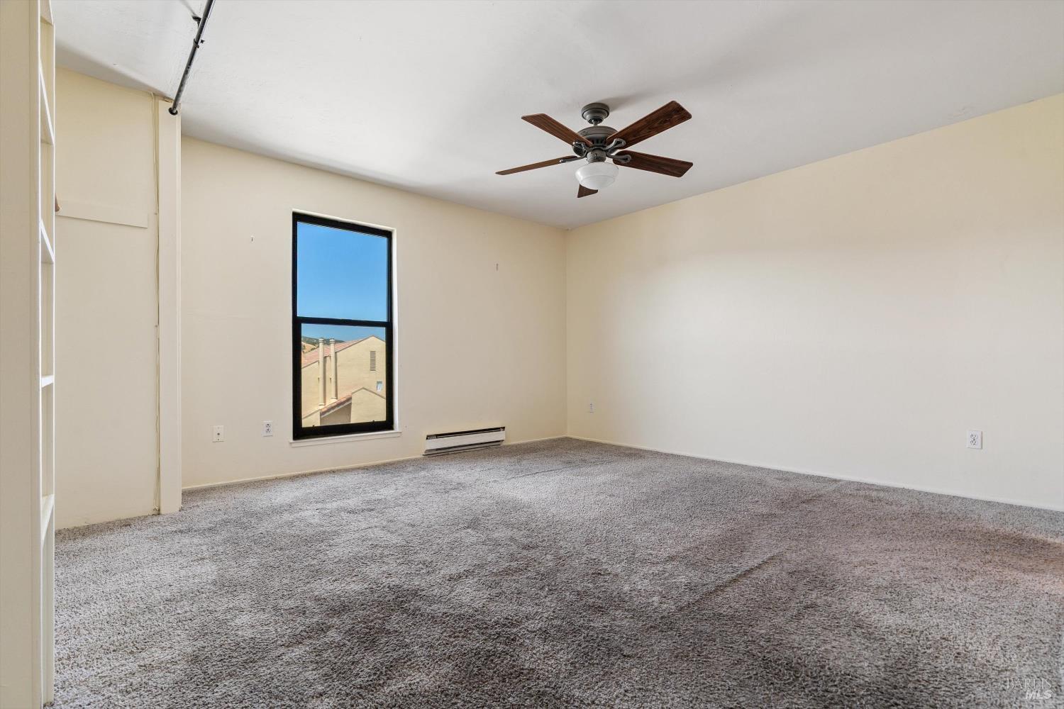 Detail Gallery Image 6 of 23 For 100 Marin Center Dr #70,  San Rafael,  CA 94903 - 2 Beds | 1/1 Baths