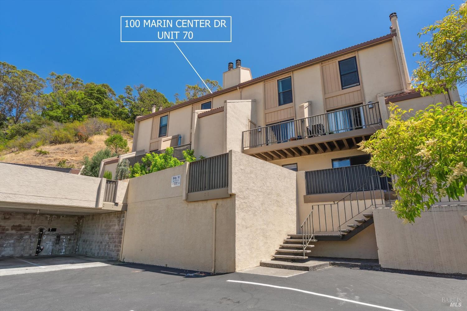 Detail Gallery Image 5 of 23 For 100 Marin Center Dr #70,  San Rafael,  CA 94903 - 2 Beds | 1/1 Baths