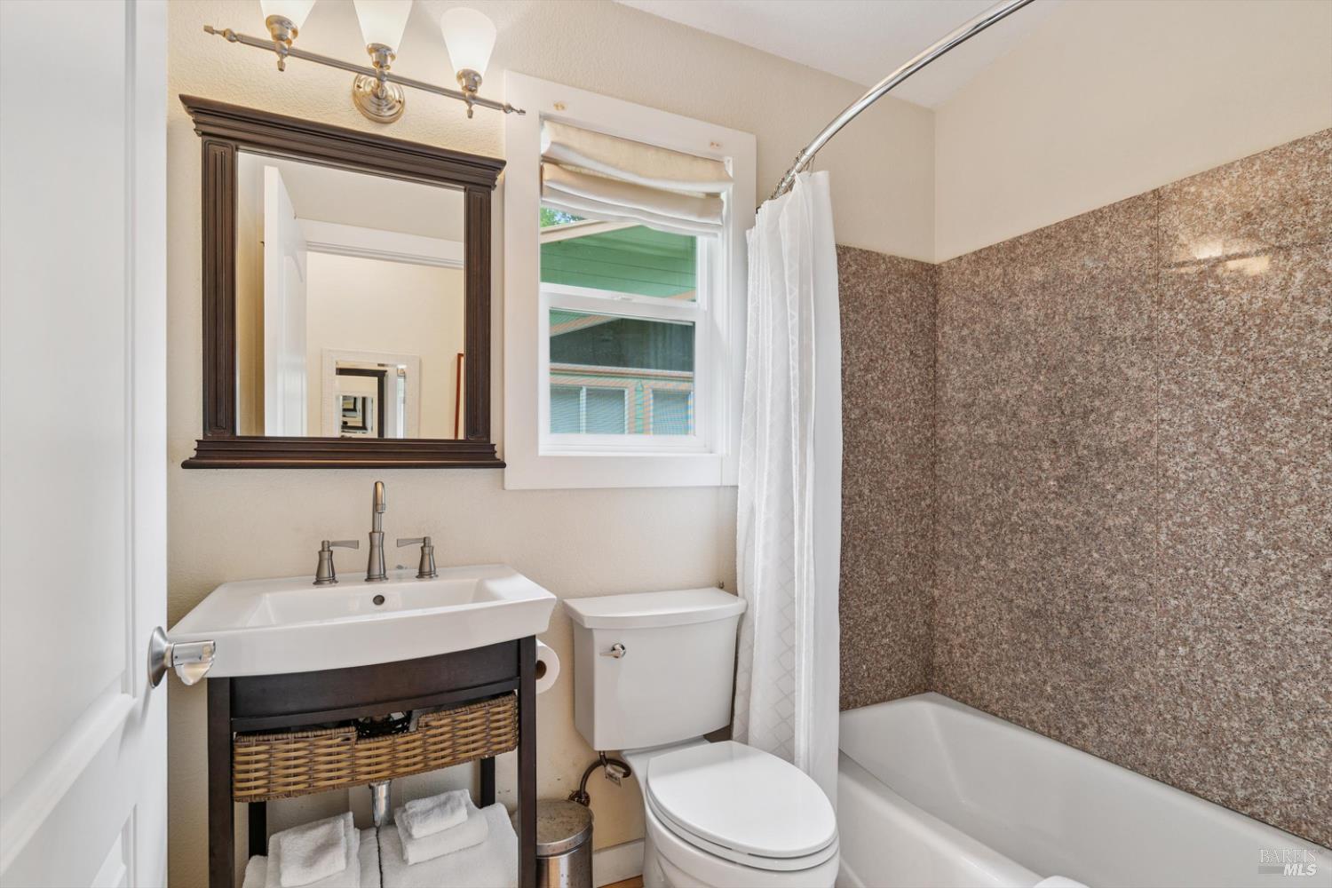 Detail Gallery Image 12 of 22 For 1011 Center St, Villa Grande,  CA 95486 - 2 Beds | 2 Baths