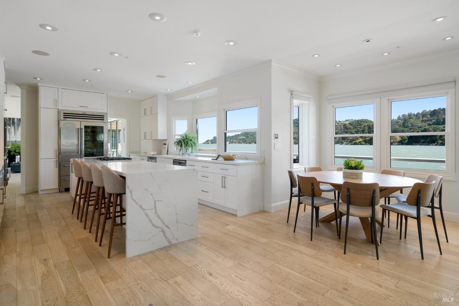 Detail Gallery Image 8 of 40 For 79 Trinidad Dr, Tiburon,  CA 94920 - 5 Beds | 4/1 Baths