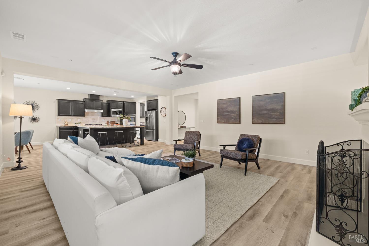 Detail Gallery Image 26 of 88 For 685 Elderberry Loop, Vacaville,  CA 95688 - 5 Beds | 4/1 Baths