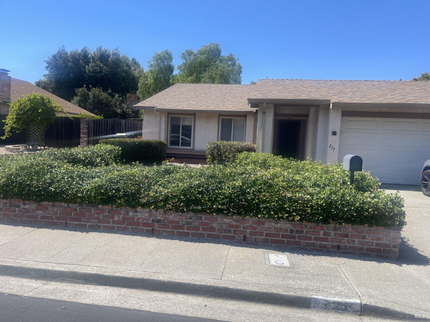 Detail Gallery Image 1 of 11 For 235 Panorama Dr, Benicia,  CA 94510 - 3 Beds | 2 Baths