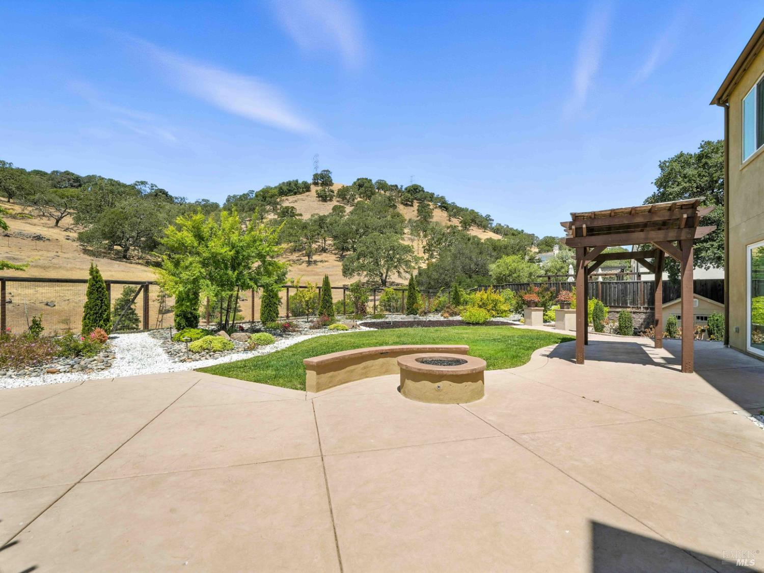 Detail Gallery Image 26 of 37 For 715 Bridle Ridge Dr, Fairfield,  CA 94534 - 5 Beds | 5/1 Baths