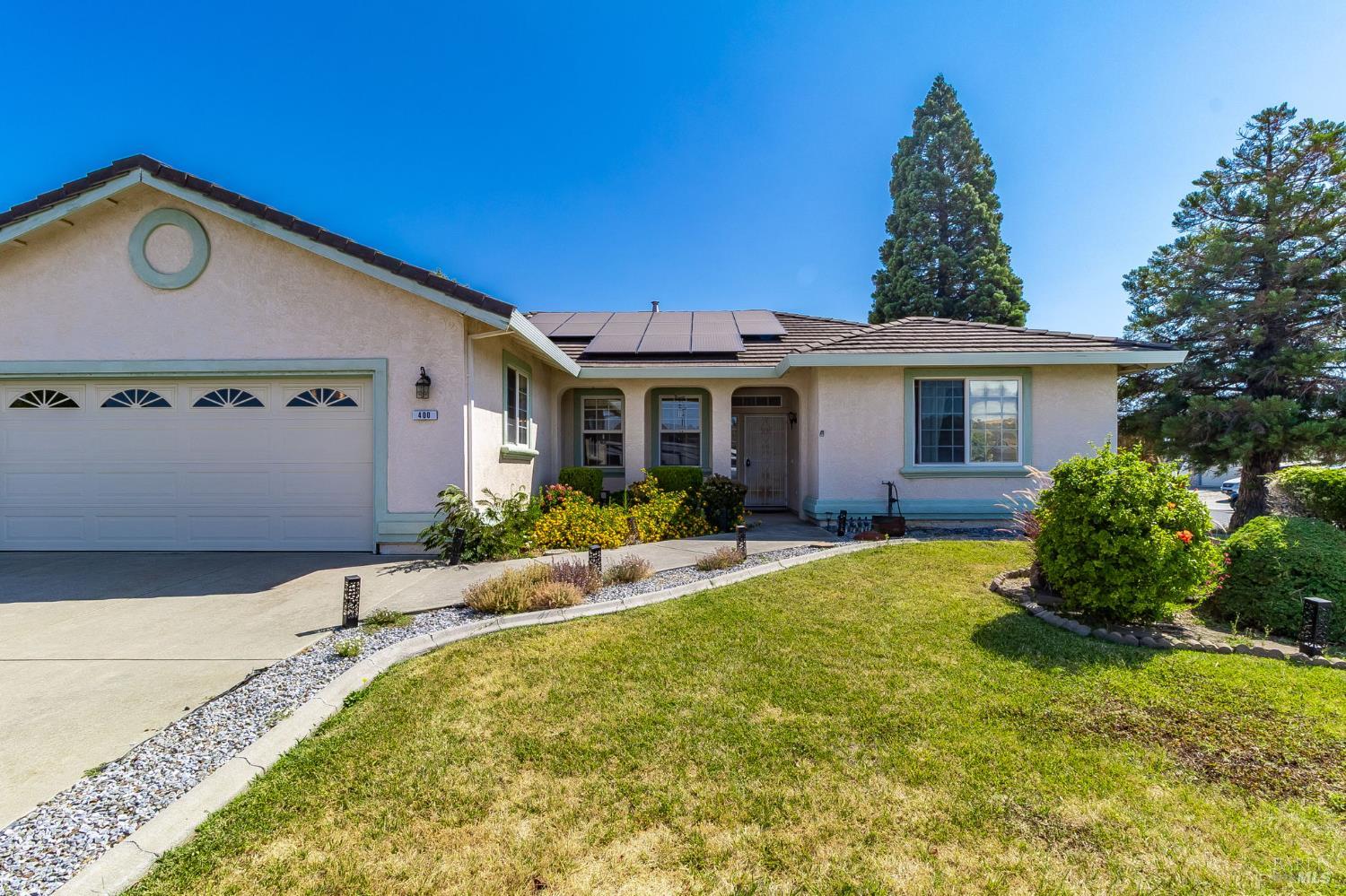 Detail Gallery Image 1 of 19 For 400 Wick Ct, Vacaville,  CA 95687 - 3 Beds | 2 Baths
