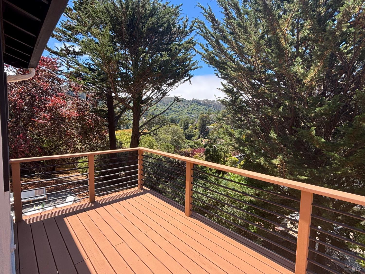 Detail Gallery Image 32 of 74 For 532 Pine Crest Rd, Mill Valley,  CA 94941 - 4 Beds | 3 Baths