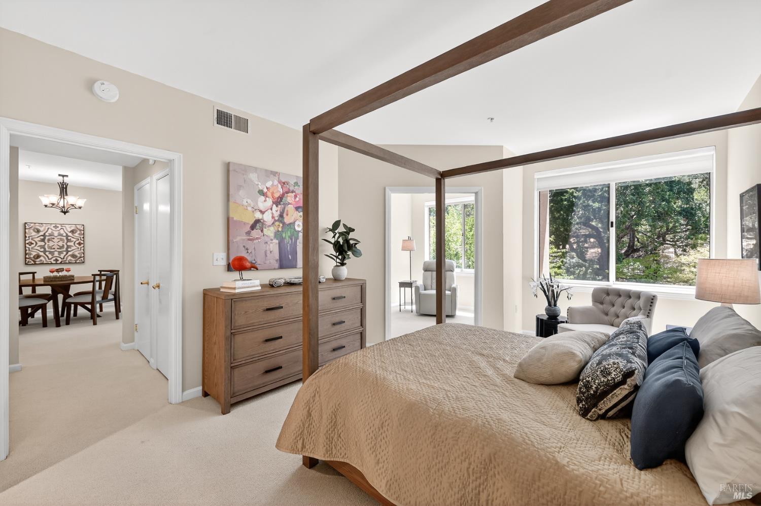 Detail Gallery Image 5 of 19 For 400 Deer Valley Rd 3g,  San Rafael,  CA 94903 - 1 Beds | 2 Baths