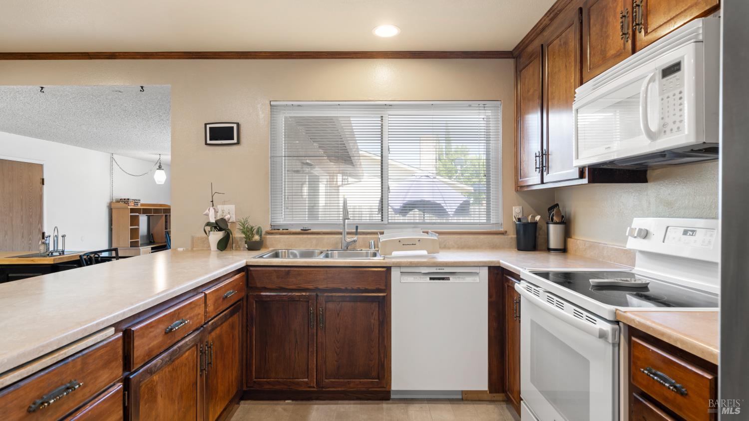 Detail Gallery Image 14 of 44 For 2875 Carmel Way, Fairfield,  CA 94534 - 4 Beds | 3 Baths