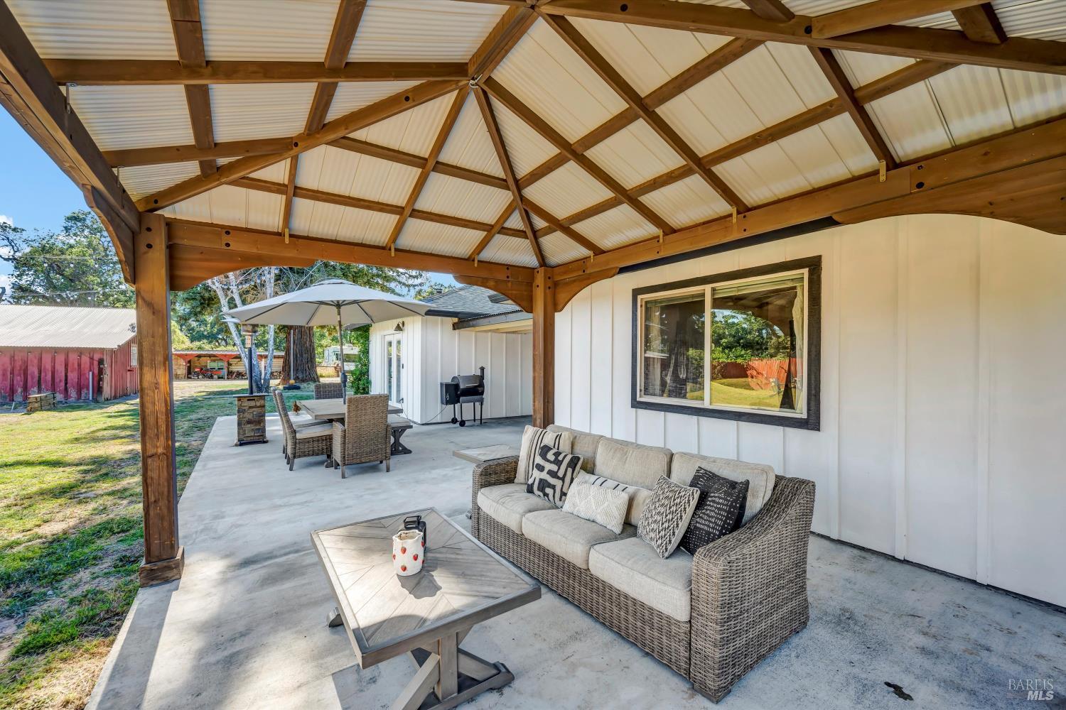 Detail Gallery Image 43 of 56 For 9099 E Side Potter Valley Rd, Potter Valley,  CA 95469 - 3 Beds | 3 Baths