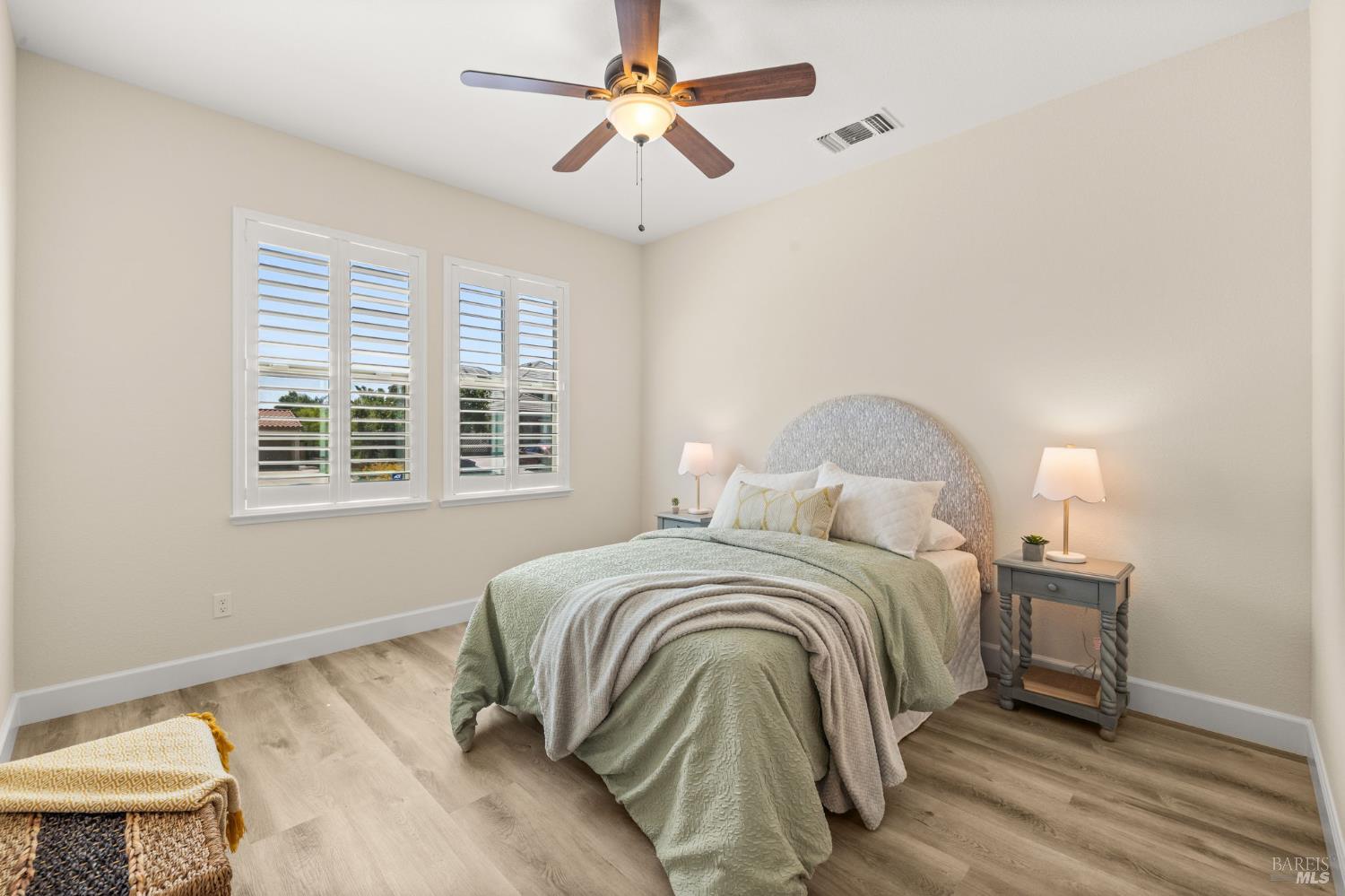Detail Gallery Image 17 of 88 For 685 Elderberry Loop, Vacaville,  CA 95688 - 5 Beds | 4/1 Baths