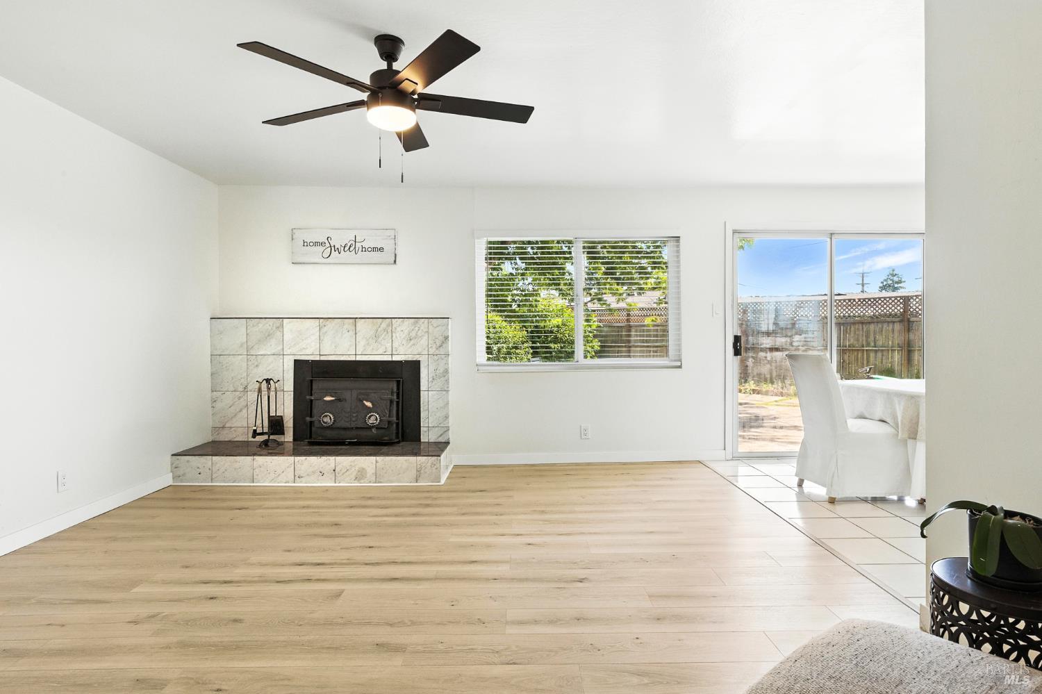 Detail Gallery Image 4 of 58 For 401 Arlen Dr, Rohnert Park,  CA 94928 - 3 Beds | 2 Baths