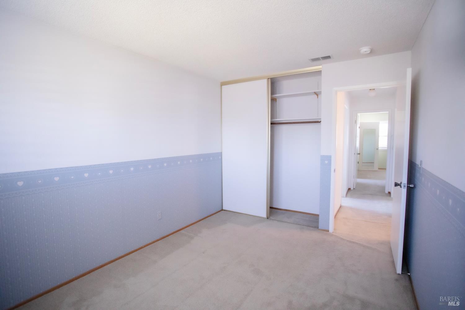 Detail Gallery Image 19 of 39 For 1688 Kearny Ct, Petaluma,  CA 94954 - 5 Beds | 2/1 Baths