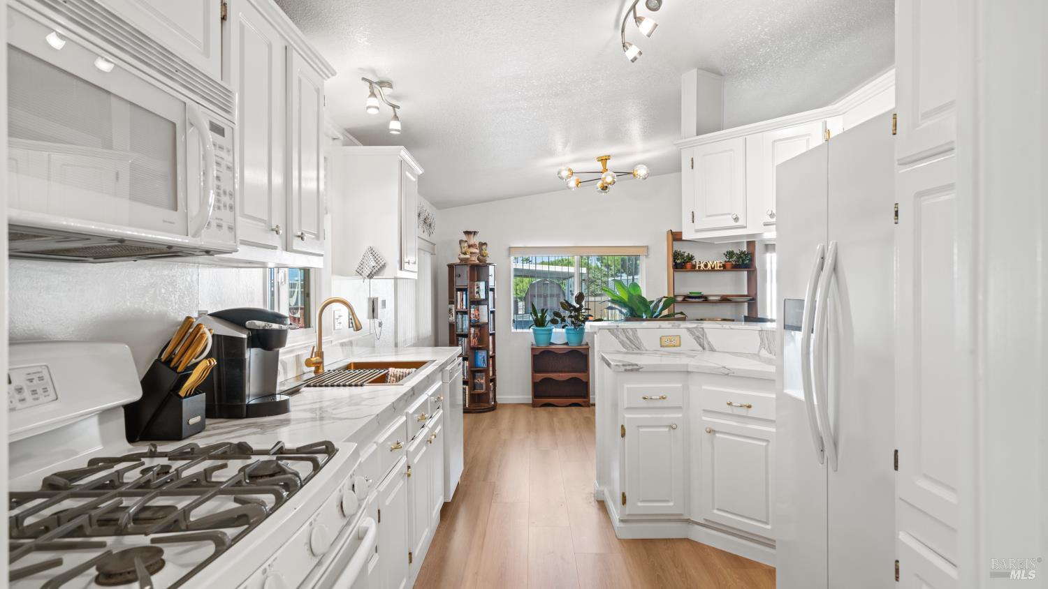 Detail Gallery Image 6 of 20 For 16401 San Pablo Ave 280, San Pablo,  CA 94806 - 2 Beds | 2 Baths