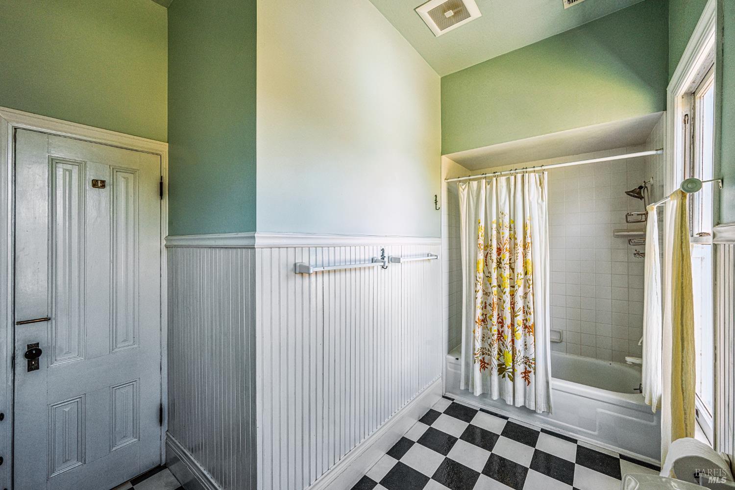 Detail Gallery Image 38 of 58 For 539 Benton St, Santa Rosa,  CA 95404 - 4 Beds | 2 Baths