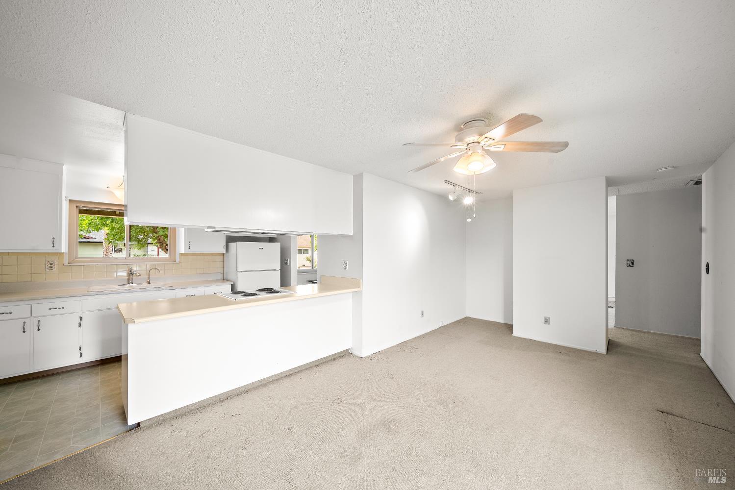 Detail Gallery Image 9 of 35 For 717 Willrush St, Santa Rosa,  CA 95401 - 3 Beds | 2 Baths