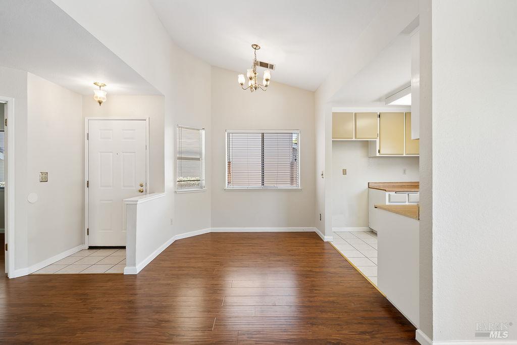 Detail Gallery Image 8 of 27 For 148 Stageline Dr, Vallejo,  CA 94591 - 2 Beds | 1 Baths