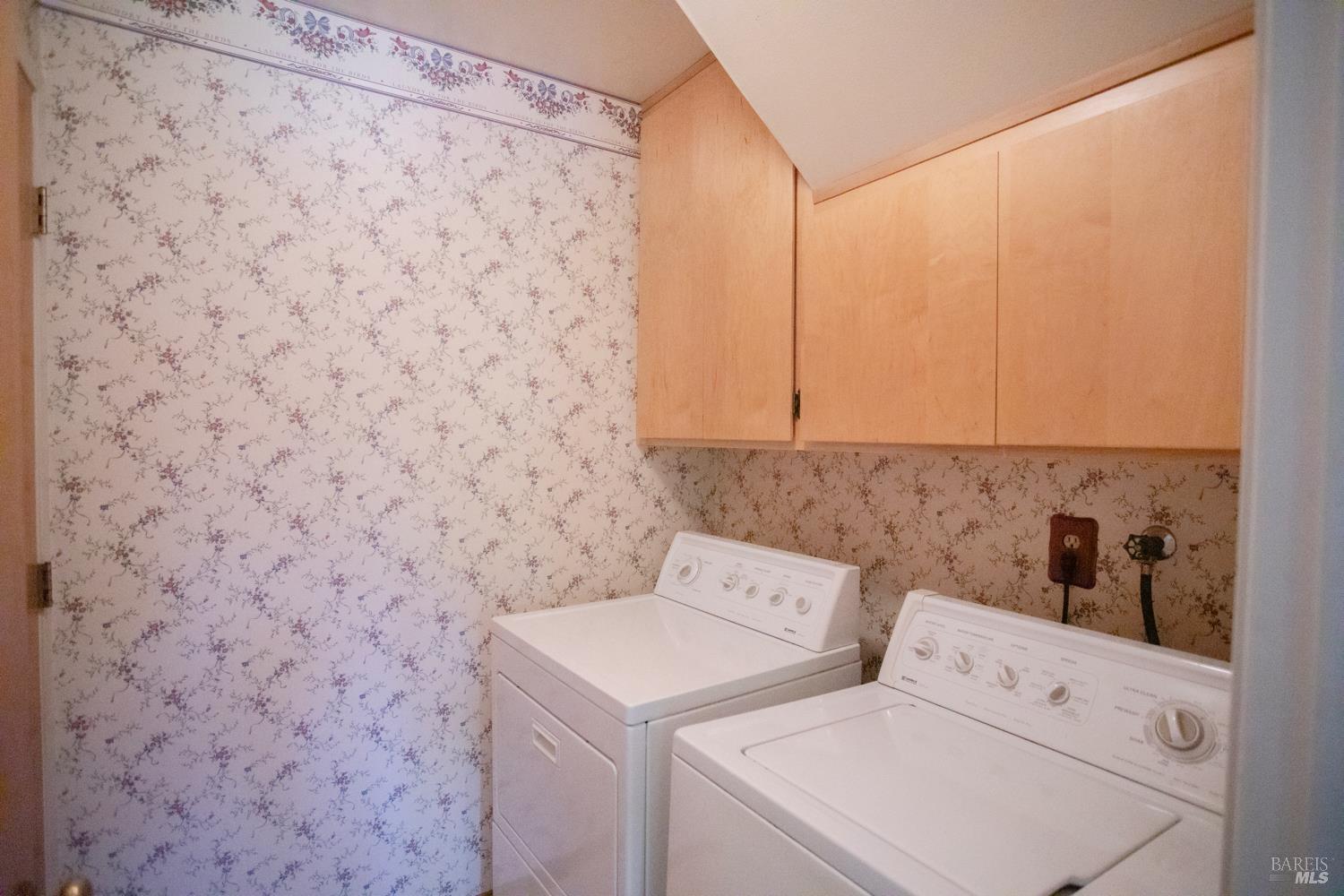 Detail Gallery Image 38 of 39 For 1688 Kearny Ct, Petaluma,  CA 94954 - 5 Beds | 2/1 Baths