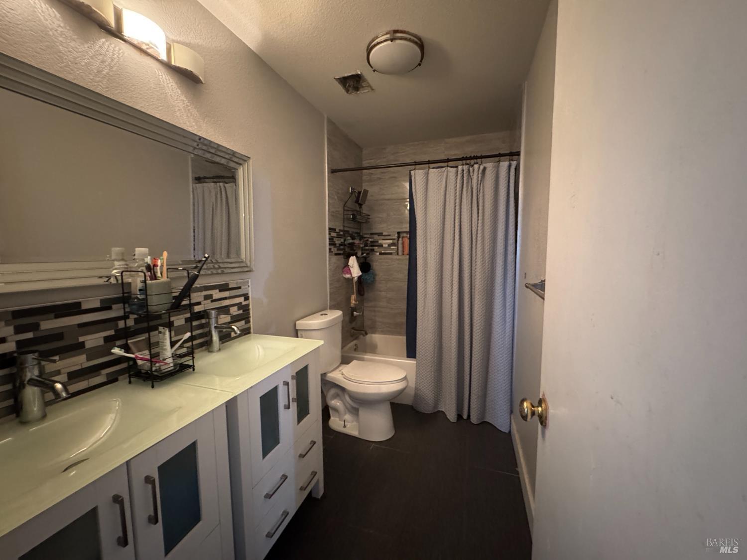 Detail Gallery Image 17 of 25 For 1420 Oak Haven Way, Antioch,  CA 94531 - 4 Beds | 2/1 Baths
