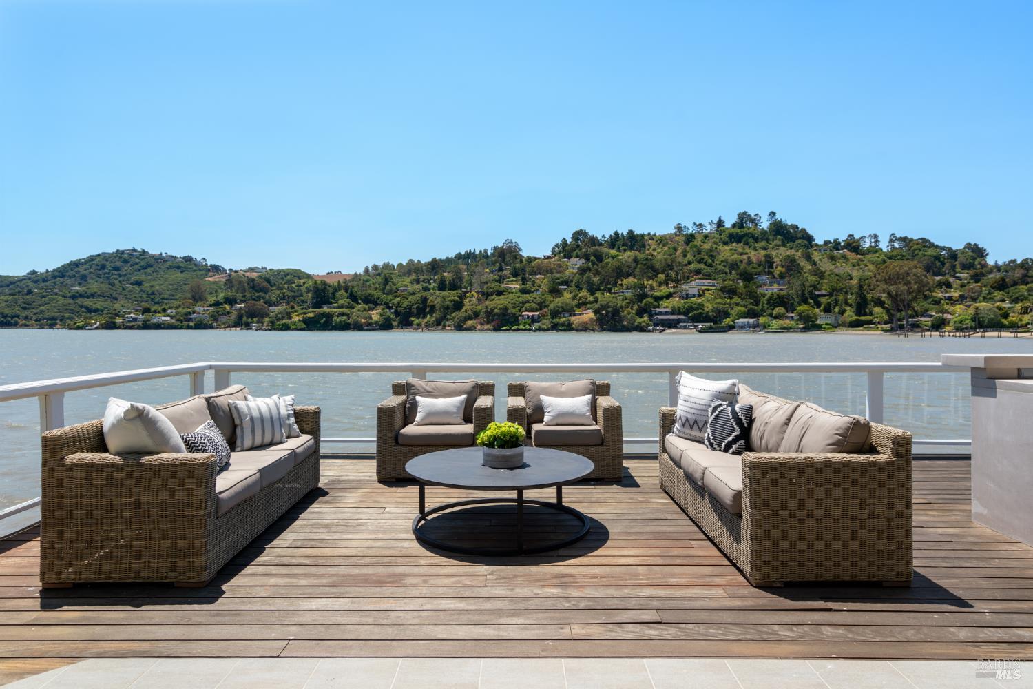 Detail Gallery Image 30 of 40 For 79 Trinidad Dr, Tiburon,  CA 94920 - 5 Beds | 4/1 Baths