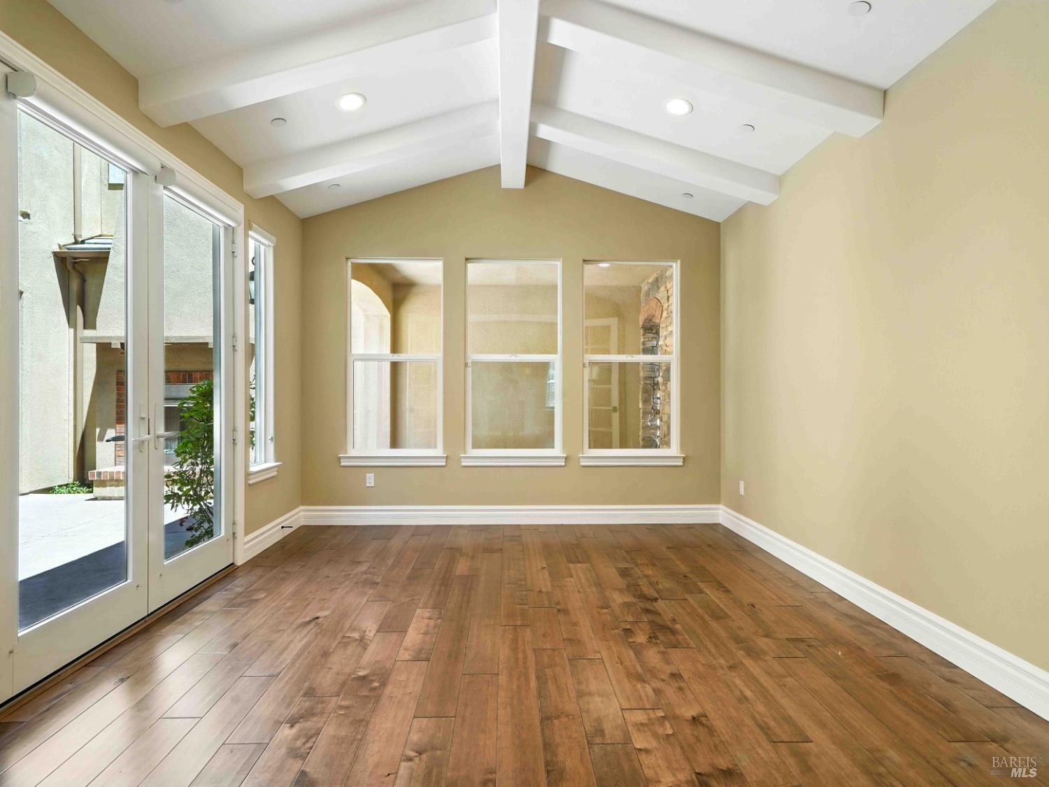 Detail Gallery Image 9 of 37 For 715 Bridle Ridge Dr, Fairfield,  CA 94534 - 5 Beds | 5/1 Baths
