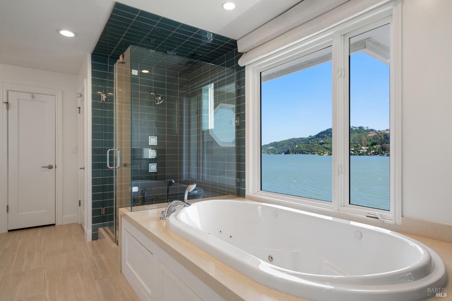 Detail Gallery Image 21 of 40 For 79 Trinidad Dr, Tiburon,  CA 94920 - 5 Beds | 4/1 Baths
