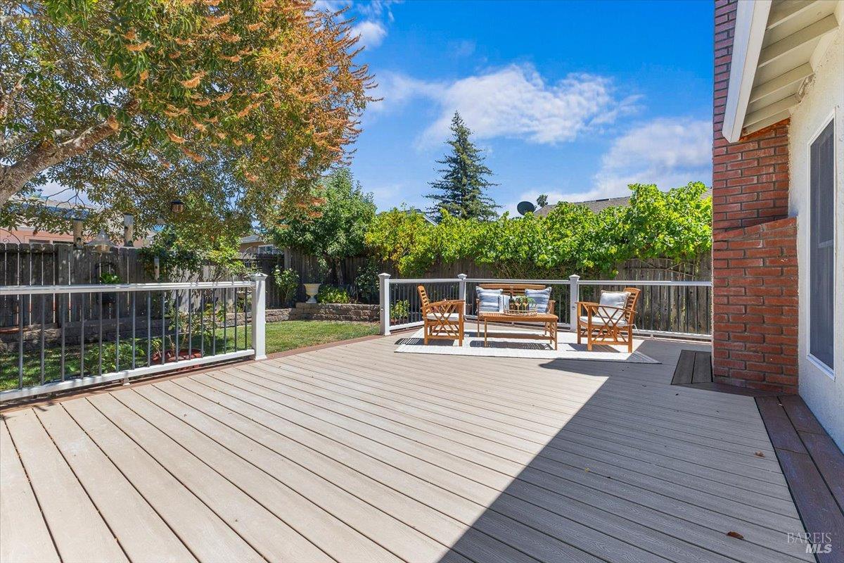 Detail Gallery Image 32 of 44 For 4305 Leafwood Cir, Santa Rosa,  CA 95405 - 3 Beds | 2 Baths