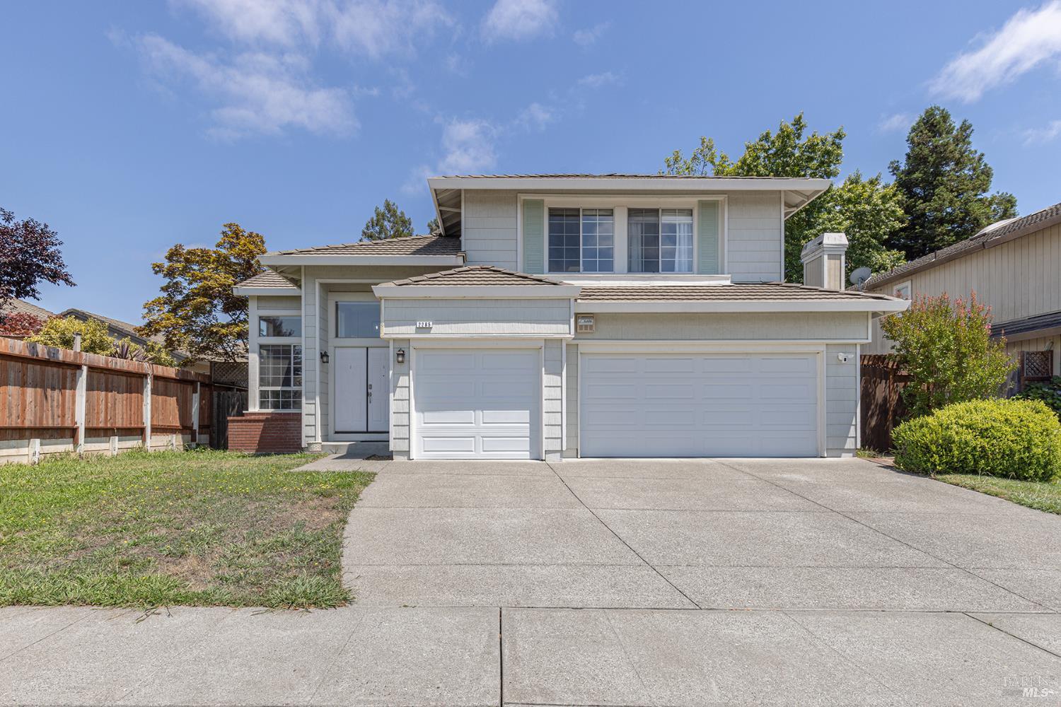 Detail Gallery Image 1 of 45 For 2285 Dancing Penny Way, Santa Rosa,  CA 95403 - 4 Beds | 2/1 Baths