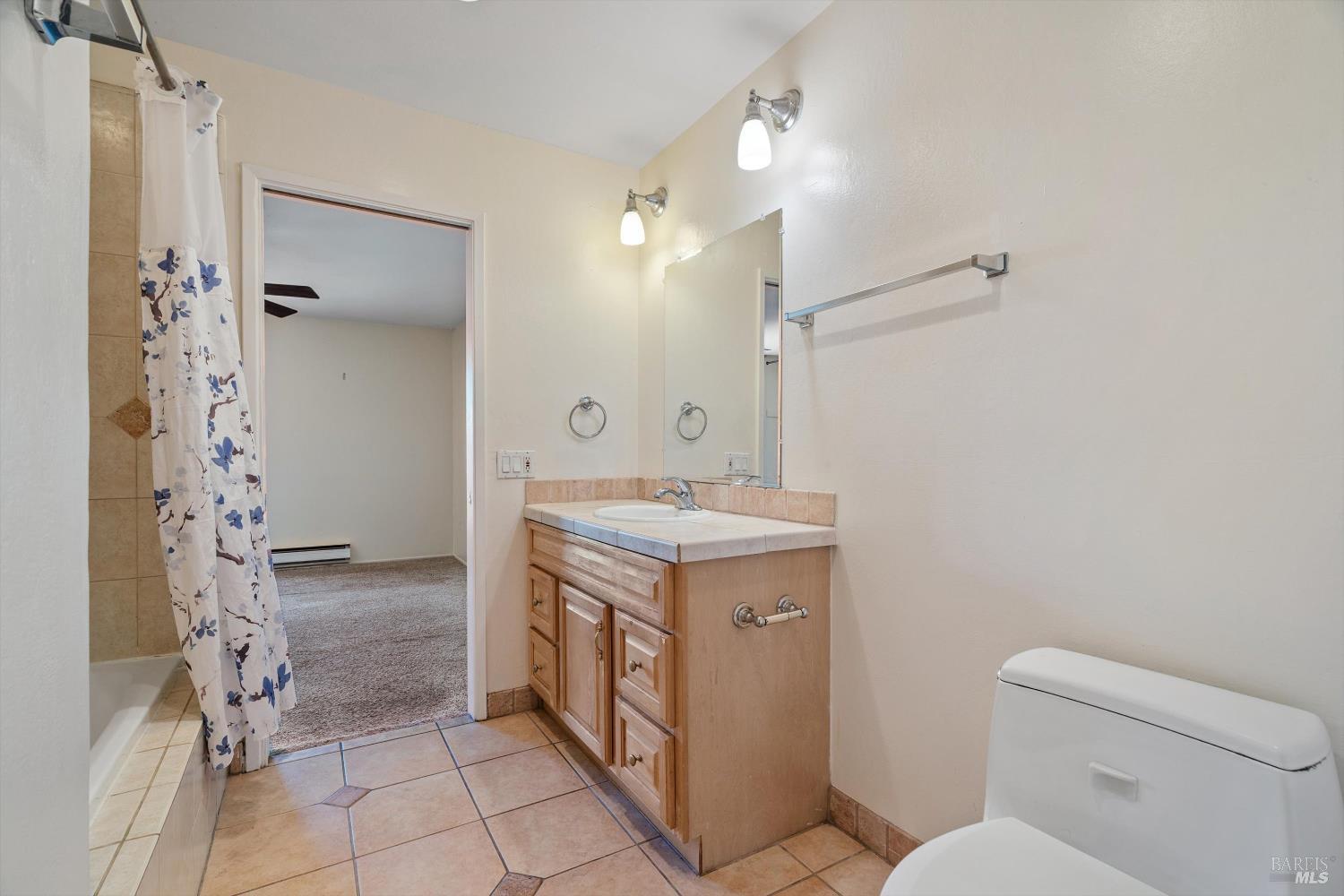 Detail Gallery Image 10 of 23 For 100 Marin Center Dr #70,  San Rafael,  CA 94903 - 2 Beds | 1/1 Baths