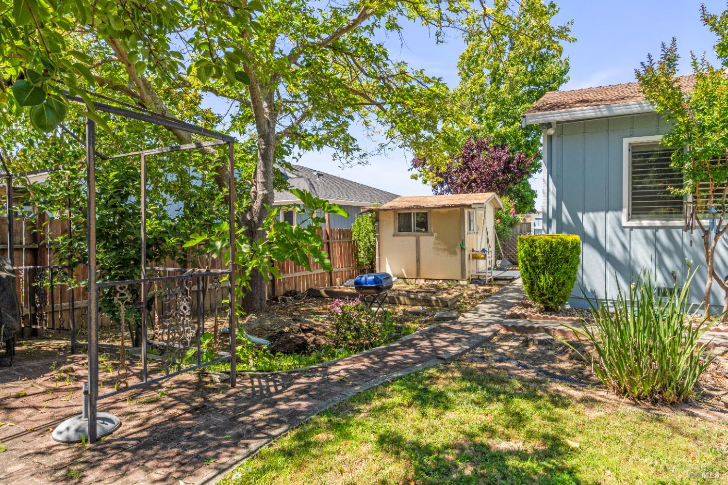 Detail Gallery Image 32 of 41 For 373 Clydesdale Dr, Vallejo,  CA 94591 - 3 Beds | 2 Baths