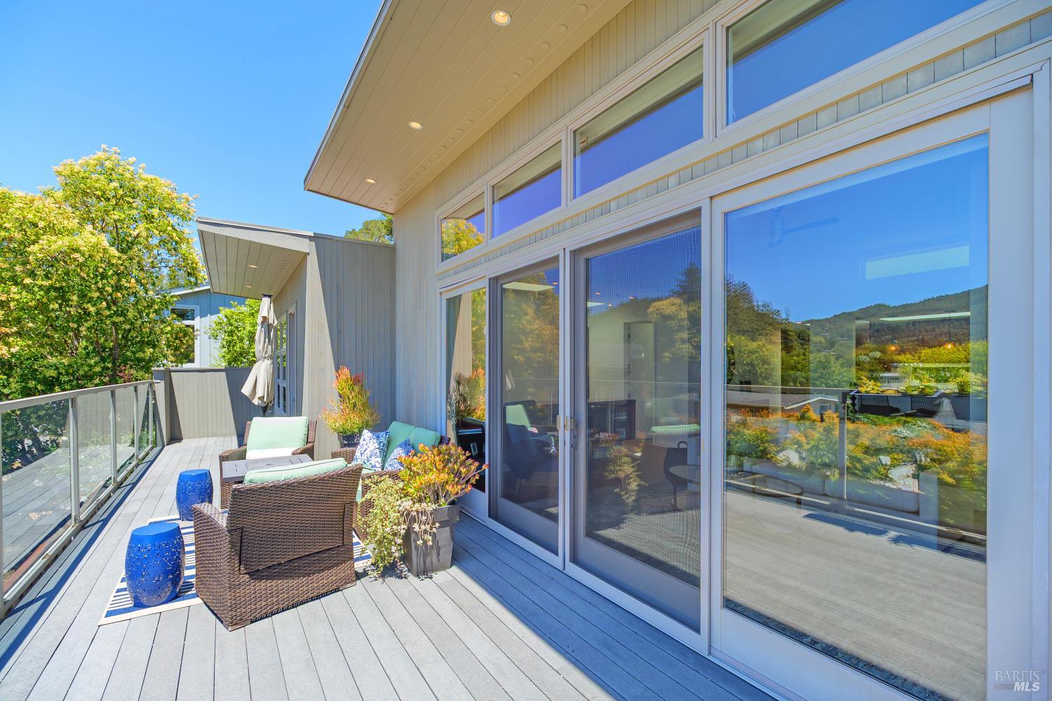 Detail Gallery Image 15 of 27 For 15 Stetson Ave, Kentfield,  CA 94904 - 3 Beds | 2 Baths