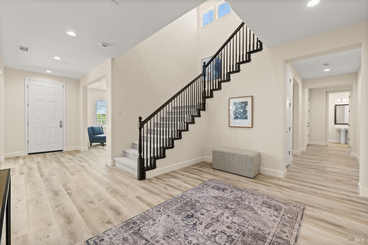 Detail Gallery Image 13 of 88 For 685 Elderberry Loop, Vacaville,  CA 95688 - 5 Beds | 4/1 Baths