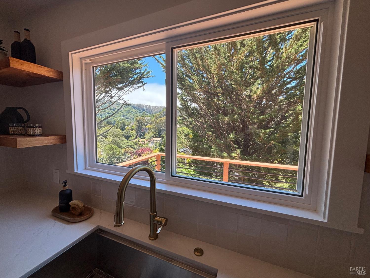 Detail Gallery Image 28 of 74 For 532 Pine Crest Rd, Mill Valley,  CA 94941 - 4 Beds | 3 Baths