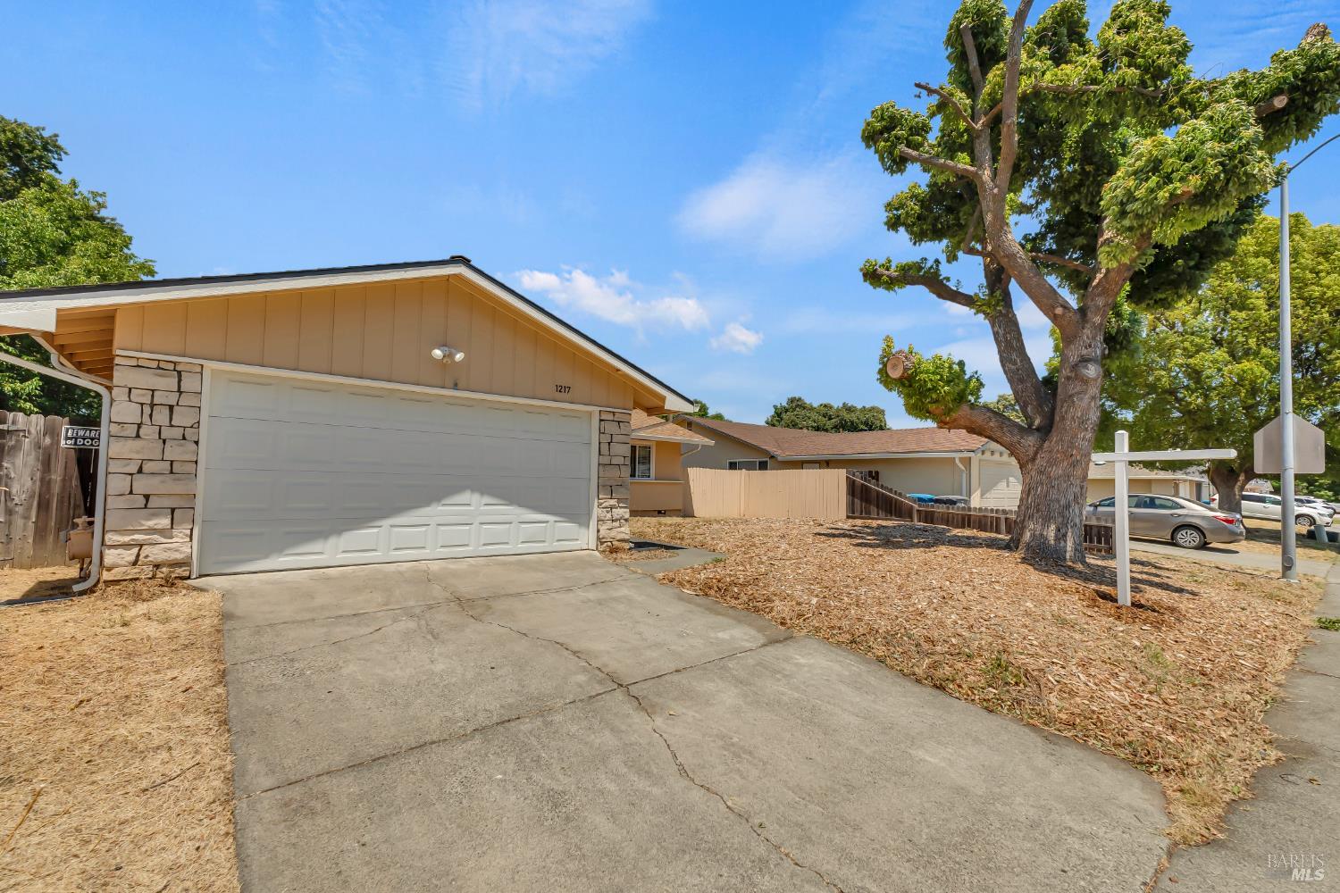 Detail Gallery Image 2 of 20 For 1217 Alderwood Way, Vacaville,  CA 95687 - 3 Beds | 1 Baths