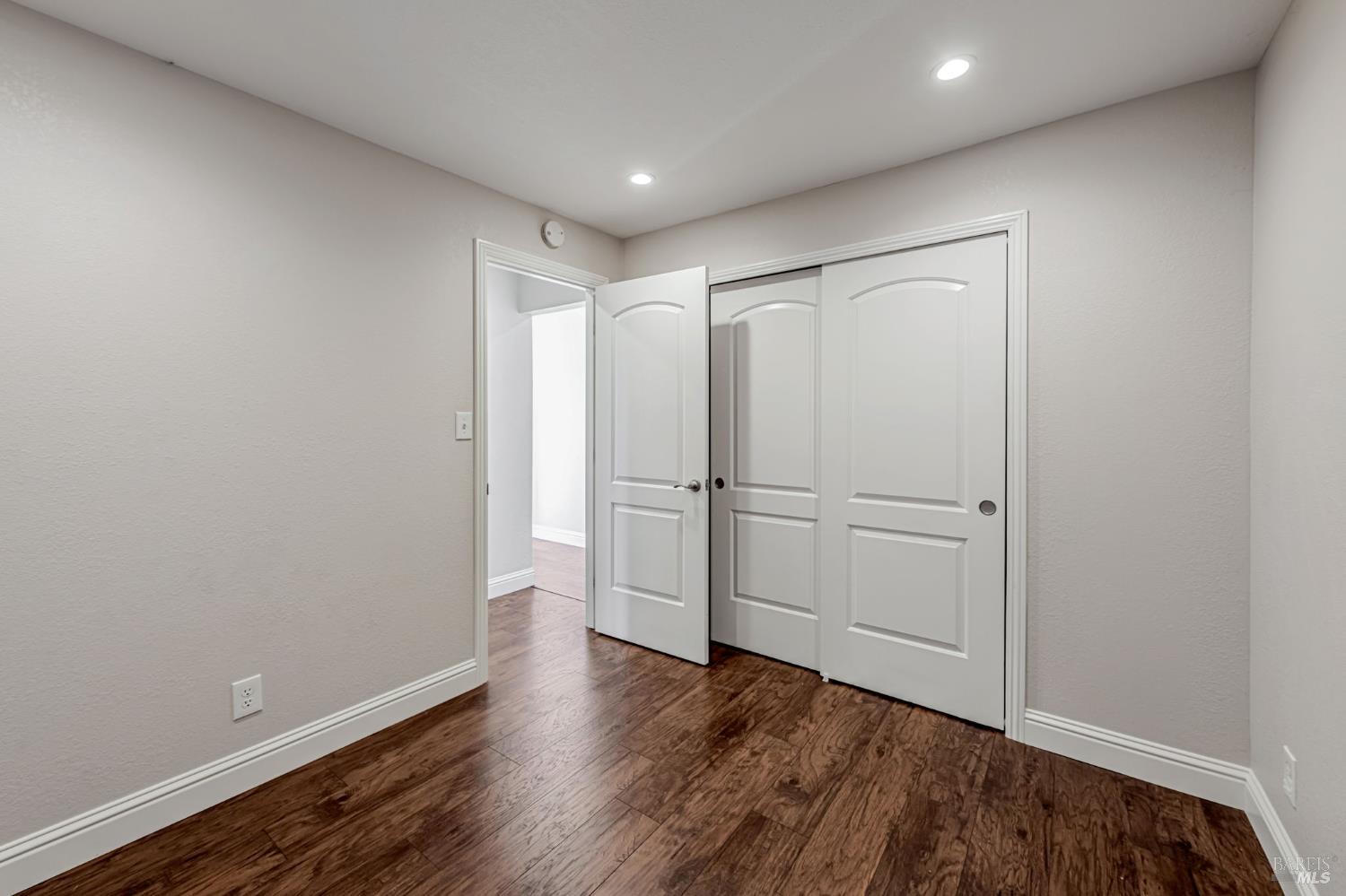 Detail Gallery Image 34 of 44 For 155 Dominican Dr, San Rafael,  CA 94901 - 3 Beds | 2/1 Baths