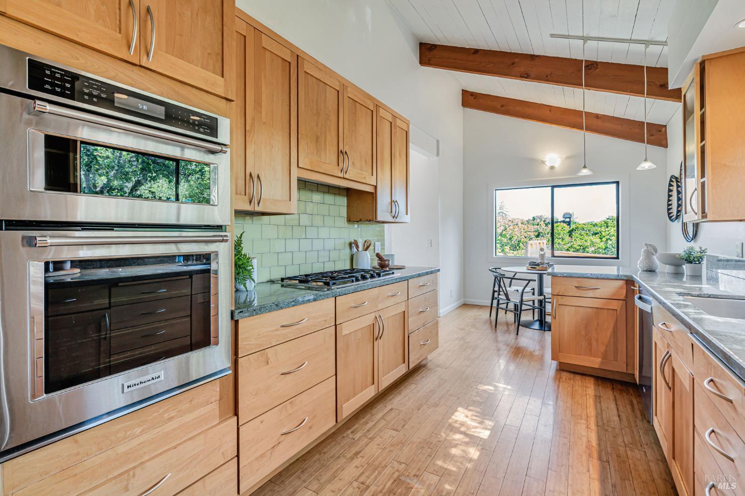Detail Gallery Image 9 of 30 For 352 Laurel Ave, Novato,  CA 94945 - 4 Beds | 2/1 Baths
