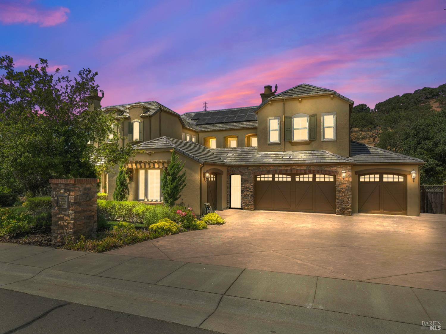 Detail Gallery Image 36 of 37 For 715 Bridle Ridge Dr, Fairfield,  CA 94534 - 5 Beds | 5/1 Baths