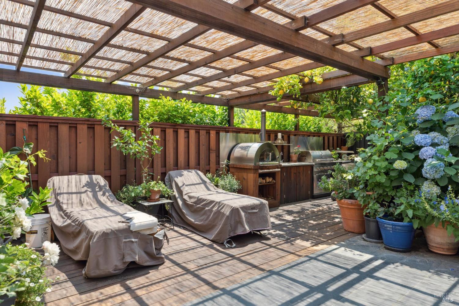 Detail Gallery Image 40 of 43 For 307 Bodega Ave, Petaluma,  CA 94952 - 2 Beds | 2 Baths