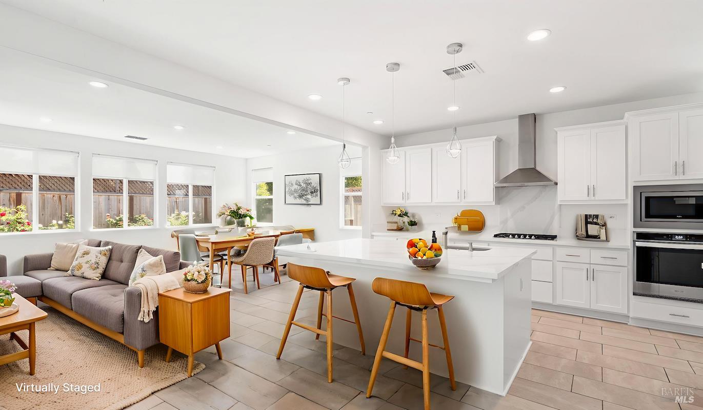 Detail Gallery Image 6 of 81 For 1421 Oak Cir, Rohnert Park,  CA 94928 - 4 Beds | 3/1 Baths